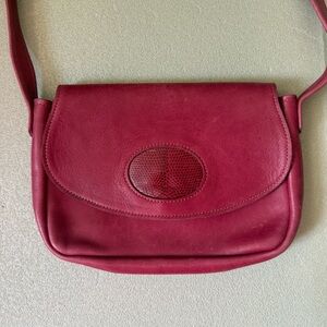 Bold red leather crossbody purse alligator patch design pockets adjustable strap